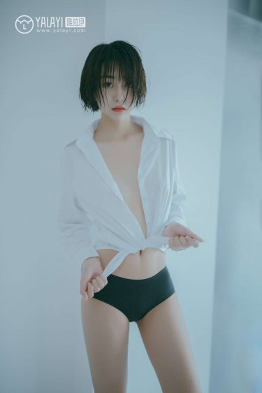 美女把腿扒开屁股让我桶